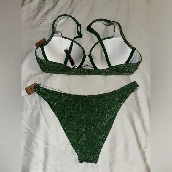 Victoria’s Secret Bikini set & cover-up - Picture 2 of 4